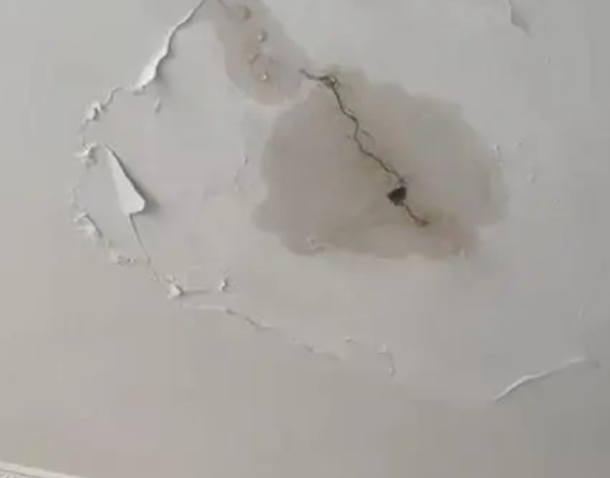 广丰阳台漏水维修公司分享下屋面防水工程质量问题原因分析